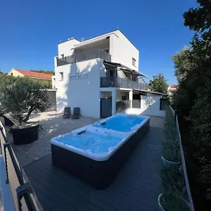 Kumenat Apartmán